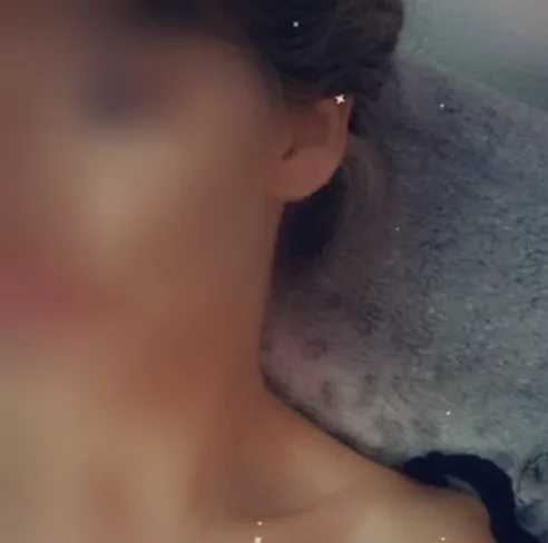 Eleri, 26