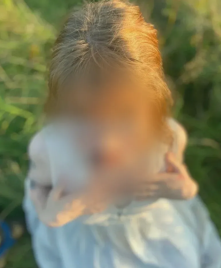 Isobel, 21