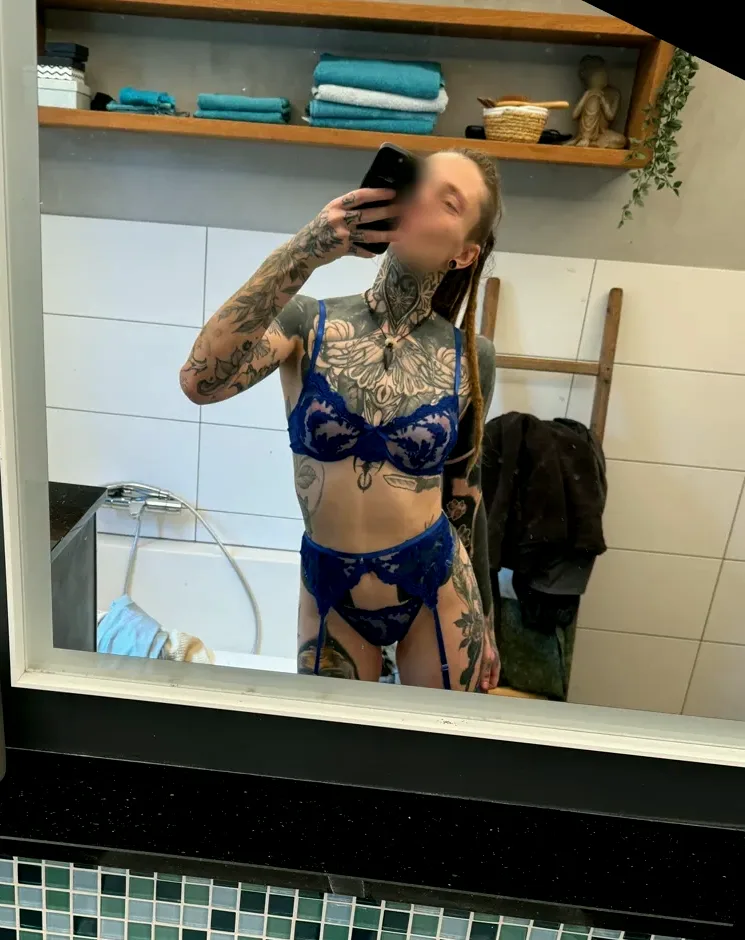 Isobel, 30