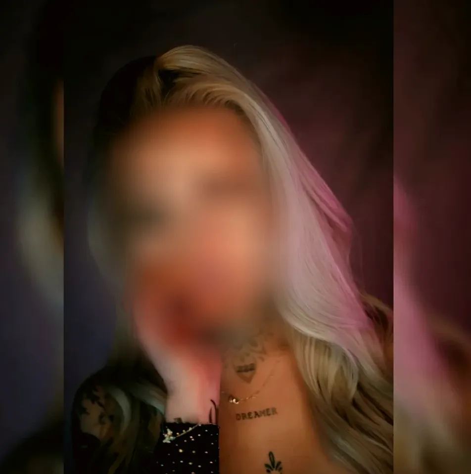 Karolina, 26