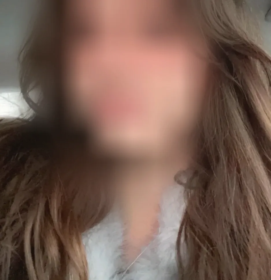 Naomi, 23
