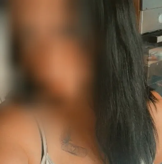 Nia, 31