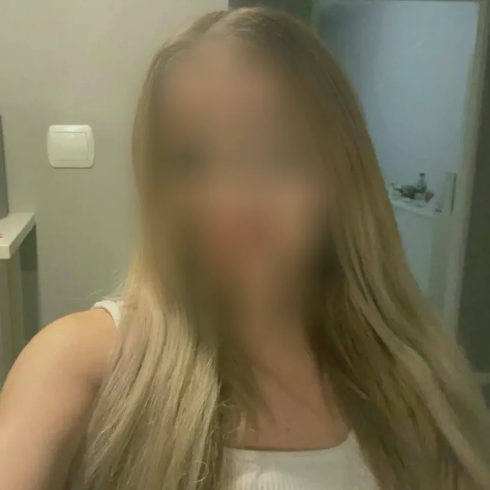 Saoirse, 24